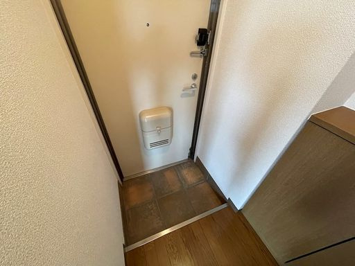 オズ・フラッツ本山の玄関