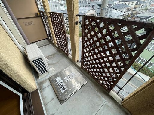 オズ・フラッツ本山のバルコニー