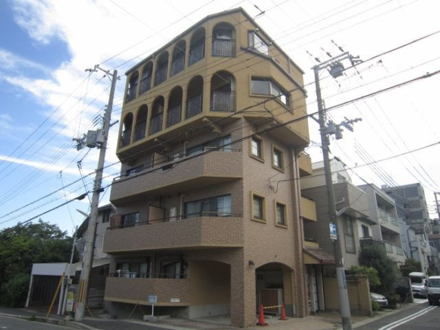 オズ・フラッツ本山の外観