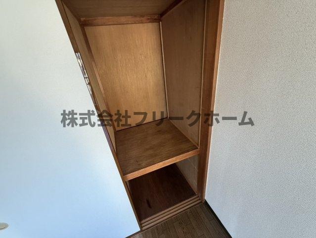 三鷹市大沢３丁目の賃貸マンションの収納