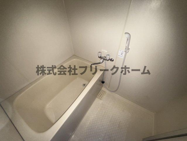 三鷹市大沢３丁目の賃貸マンションの浴室