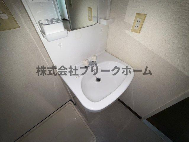 三鷹市大沢３丁目の賃貸マンションの洗面所