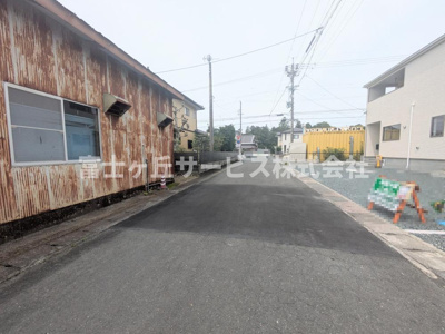 【前面道路含む現地写真】 | 袋井市月見町 新築一戸建て 1号棟 | 前面道路です