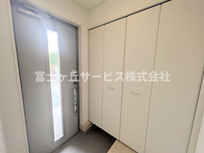 【玄関】 | 袋井市月見町 新築一戸建て 1号棟 | 玄関です