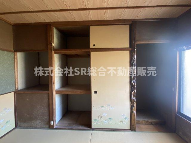 御幸町中古テラスハウスの収納|たっぷりとした収納スペースです