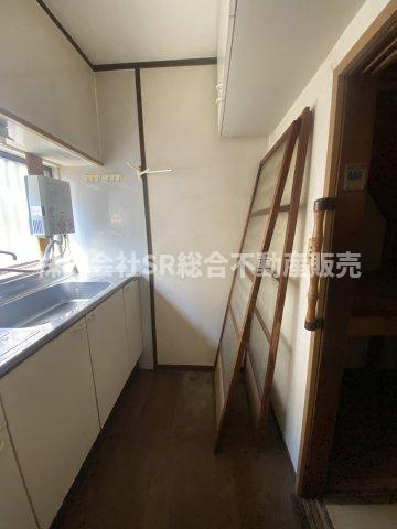 御幸町中古テラスハウスのキッチン|使いやすいキッチンです