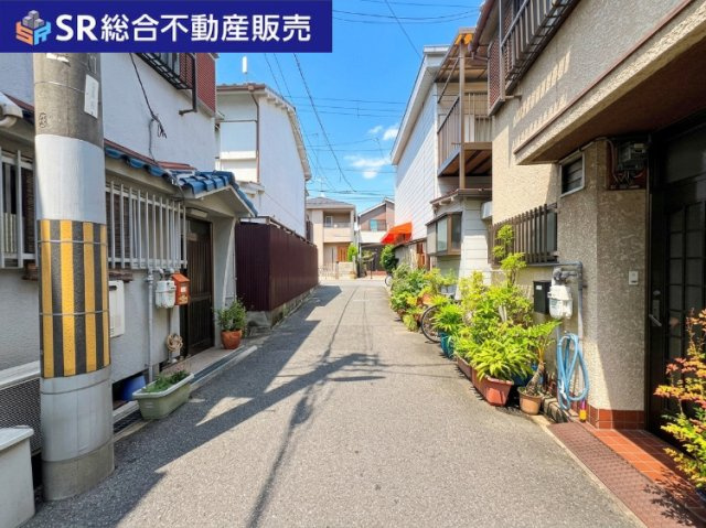 御幸町中古テラスハウスの前面道路含む現地写真|周辺は閑静な住宅街です。