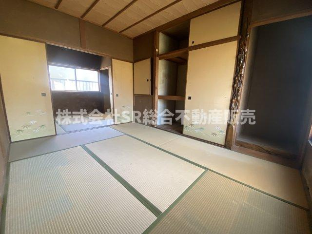 御幸町中古テラスハウスの寝室|落ち着いて過ごせるお部屋なので、寝室にいかがでしょうか