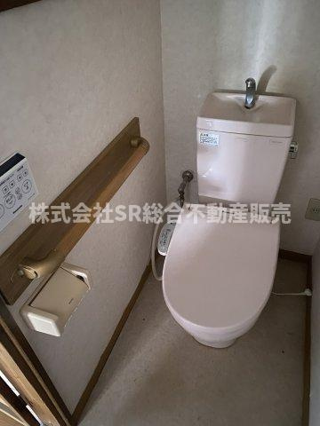 御幸町中古テラスハウスのトイレ|温水洗浄便座もございます♪