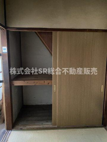 御幸町中古テラスハウスの収納|便利な収納スペースです