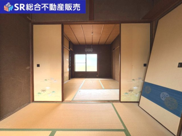 御幸町中古テラスハウスの和室|広さが欲しい方は間取り変更工事も可能です。弊社はリフォーム提案力・価格に自信がございます♪