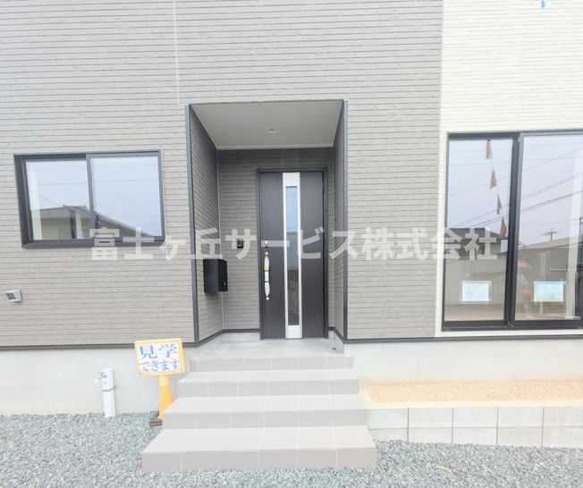 【エントランス】 | 袋井市月見町 新築一戸建て 2号棟 | エントランスです