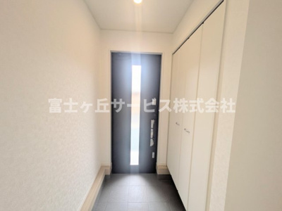【玄関】 | 袋井市月見町 新築一戸建て 2号棟 | 玄関です