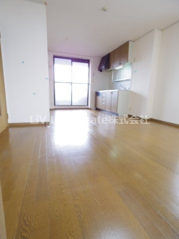 小平市小川町１丁目の賃貸マンションの居間・リビング