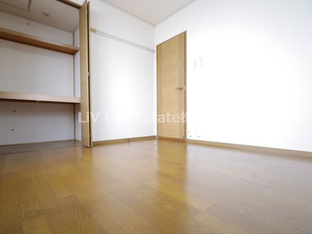 小平市小川町１丁目の賃貸マンションの洋室