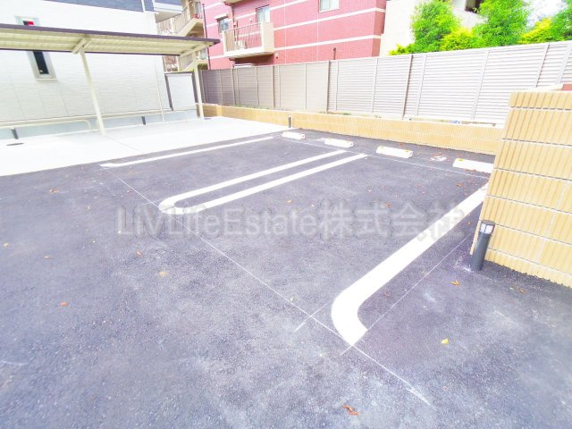 セレーノの駐車場