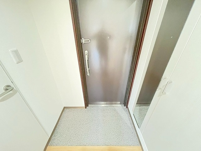 新大阪パークハイツの玄関