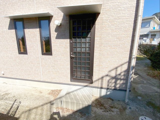 糟屋郡須恵町大字須恵 中古戸建の設備|キッチンからの勝手口です！