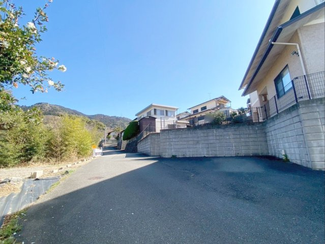 糟屋郡須恵町大字須恵 中古戸建の前面道路含む現地写真|前面道路の様子です！