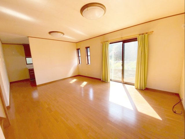 糟屋郡須恵町大字須恵 中古戸建の居間・リビング|約17帖のLDKです！