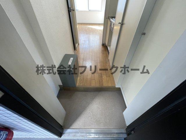 武蔵野市吉祥寺本町３丁目の賃貸マンションの玄関