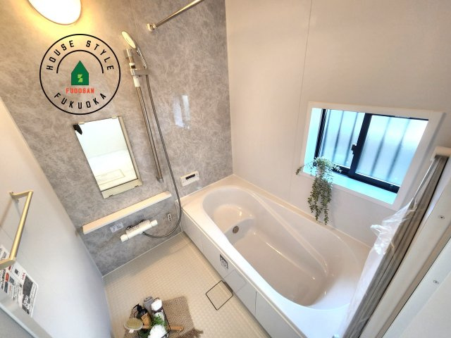 福岡市東区名島3丁目第1-1棟(1号棟)の浴室|1日の疲れを癒してくれる広々バスルーム。雨の日のお洗濯にも大活躍な浴室乾燥機付です！