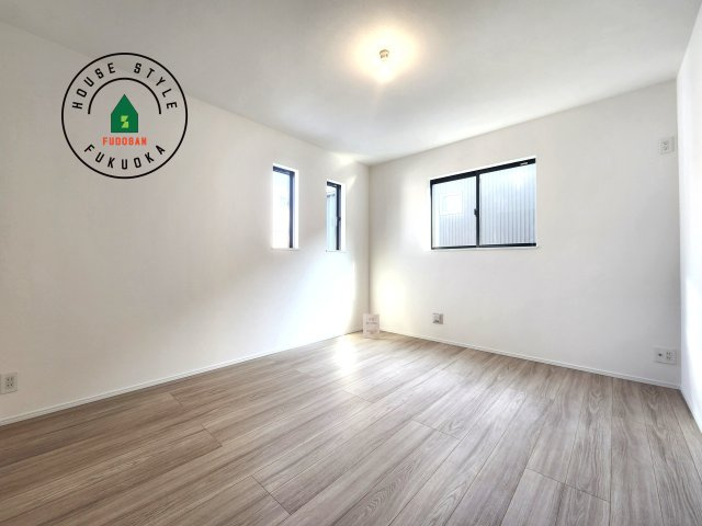 福岡市東区名島3丁目第1-1棟(1号棟)の寝室|主寝室には収納力に優れたクローゼットがありますので、お部屋もすっきり片付きます。