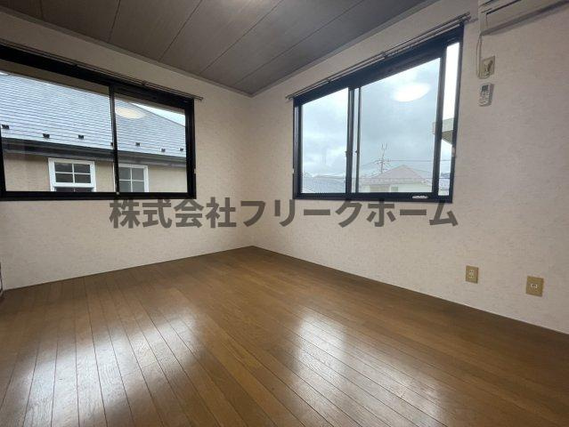 武蔵野市吉祥寺南町３丁目のアパートの居間・リビング