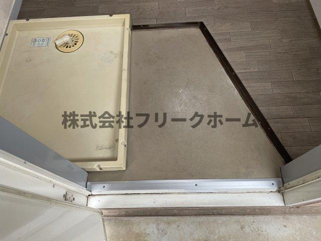 武蔵野市吉祥寺南町３丁目のアパートの玄関
