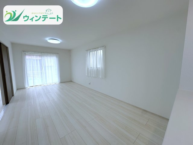 守谷市薬師台7丁目16番　新築戸建の居間・リビング