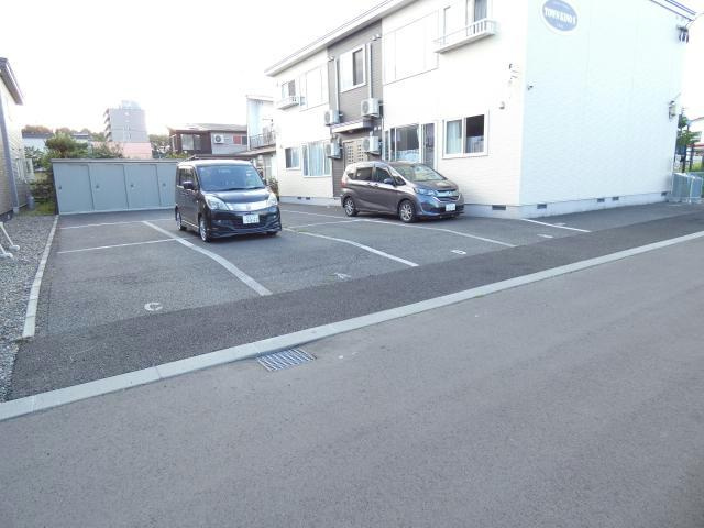 TOWN KINO５の駐車場