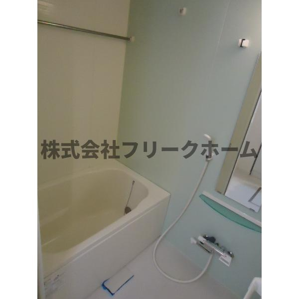 武蔵野市吉祥寺南町２丁目のアパートの浴室