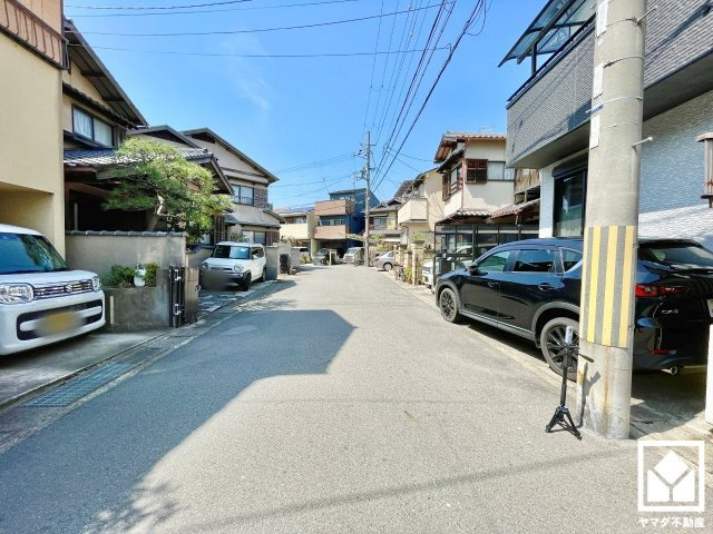 伏見区淀生津町の前面道路含む現地写真