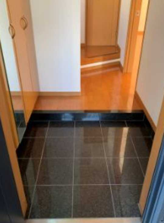 上馬４丁目戸建て　駐車場付き　駅近　ルームシェア相談の玄関