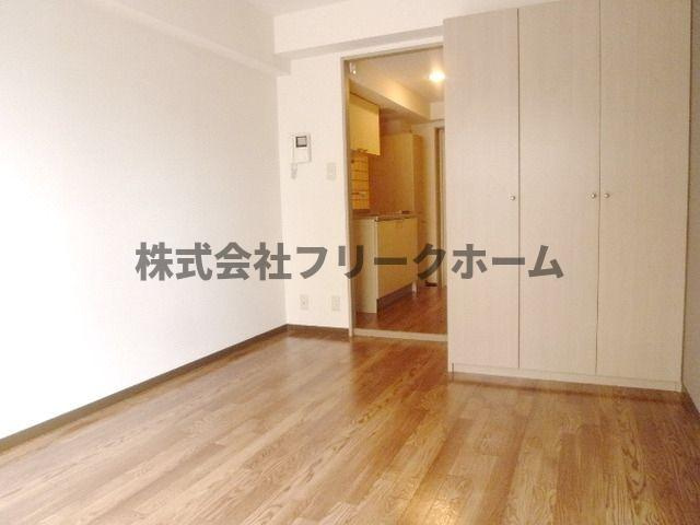 武蔵野市吉祥寺南町３丁目の賃貸マンションの居間・リビング