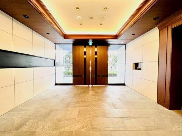 ＣＡＳＡ　ＥＳＴ　ＣＯＲＴＡのエントランス