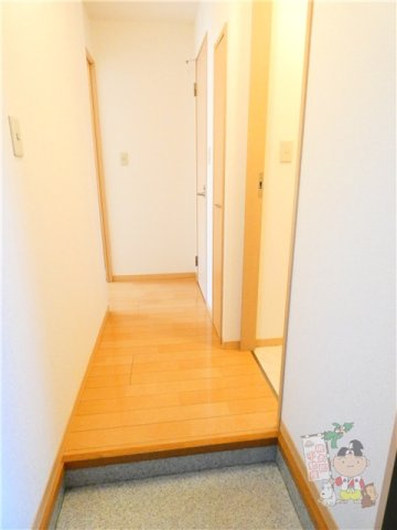 シャーメゾン学南町の玄関