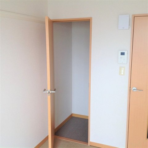 レオパレスリョーヒーナの内装