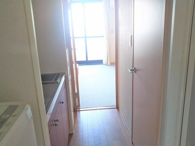 レオパレスリョーヒーナの玄関
