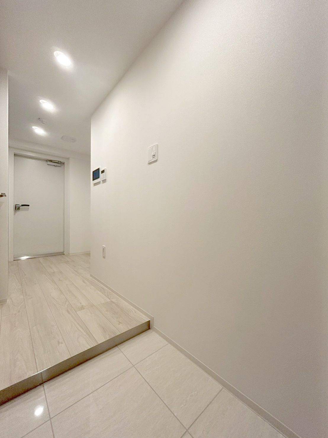 「防音マンション」クリオラモード新江古田サウンドテラスの玄関|明るい玄関です