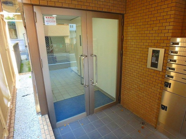 Briller Residence南元町のエントランス