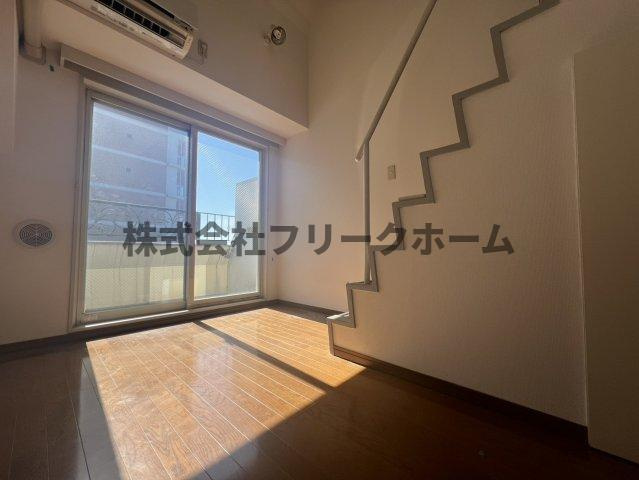 武蔵野市境２丁目の賃貸マンションの居間・リビング