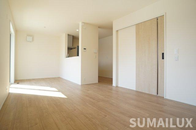 リナージュＬ　熊本中央区出水６丁目２４－２期の居間・リビング