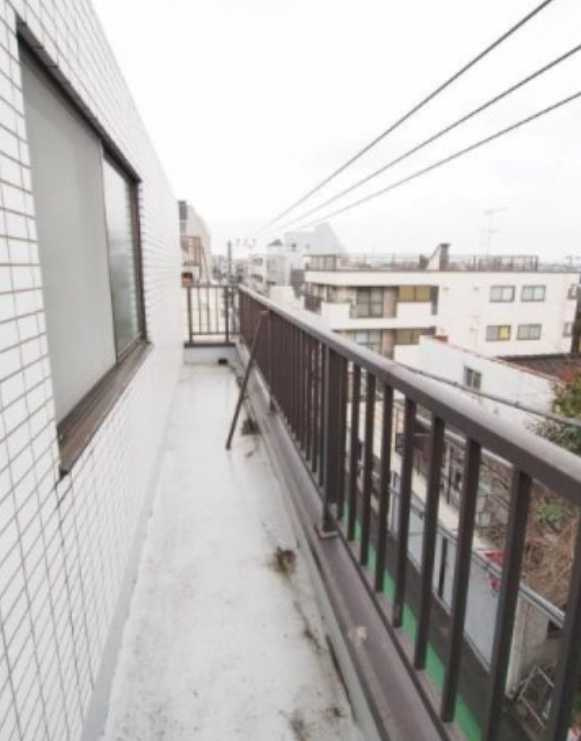 トーリンハイツ桜　角部屋　二人入居相談　最上階のバルコニー