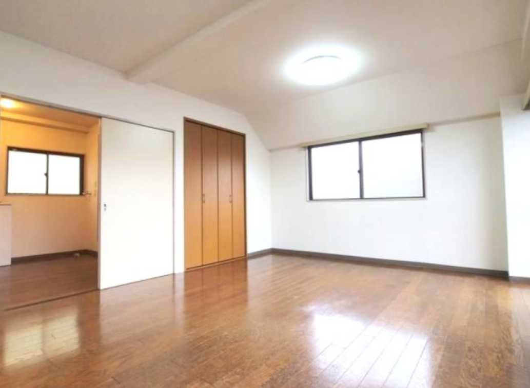 トーリンハイツ桜　角部屋　二人入居相談　最上階の内装