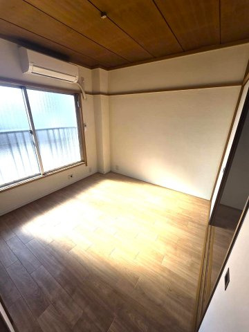 タカギビルの居間・リビング