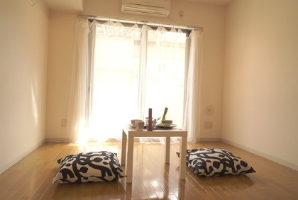 キングスコートの居間・リビング