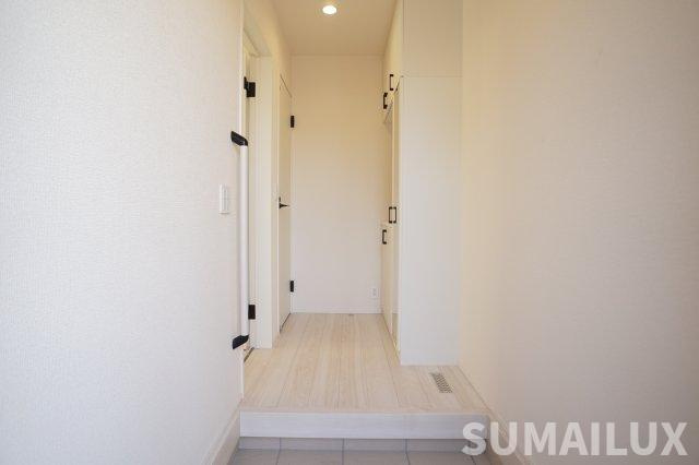 リナージュＬ　熊本中央区出水６丁目２４－1期の玄関