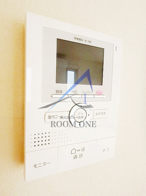 シーダーハウス三鷹のセキュリティ|モニター付きインターホンです。