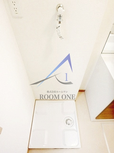 シーダーハウス三鷹の設備|洗濯機置き場です。